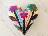 Coeur brodé main. Afrique du sud. Heartworks.
